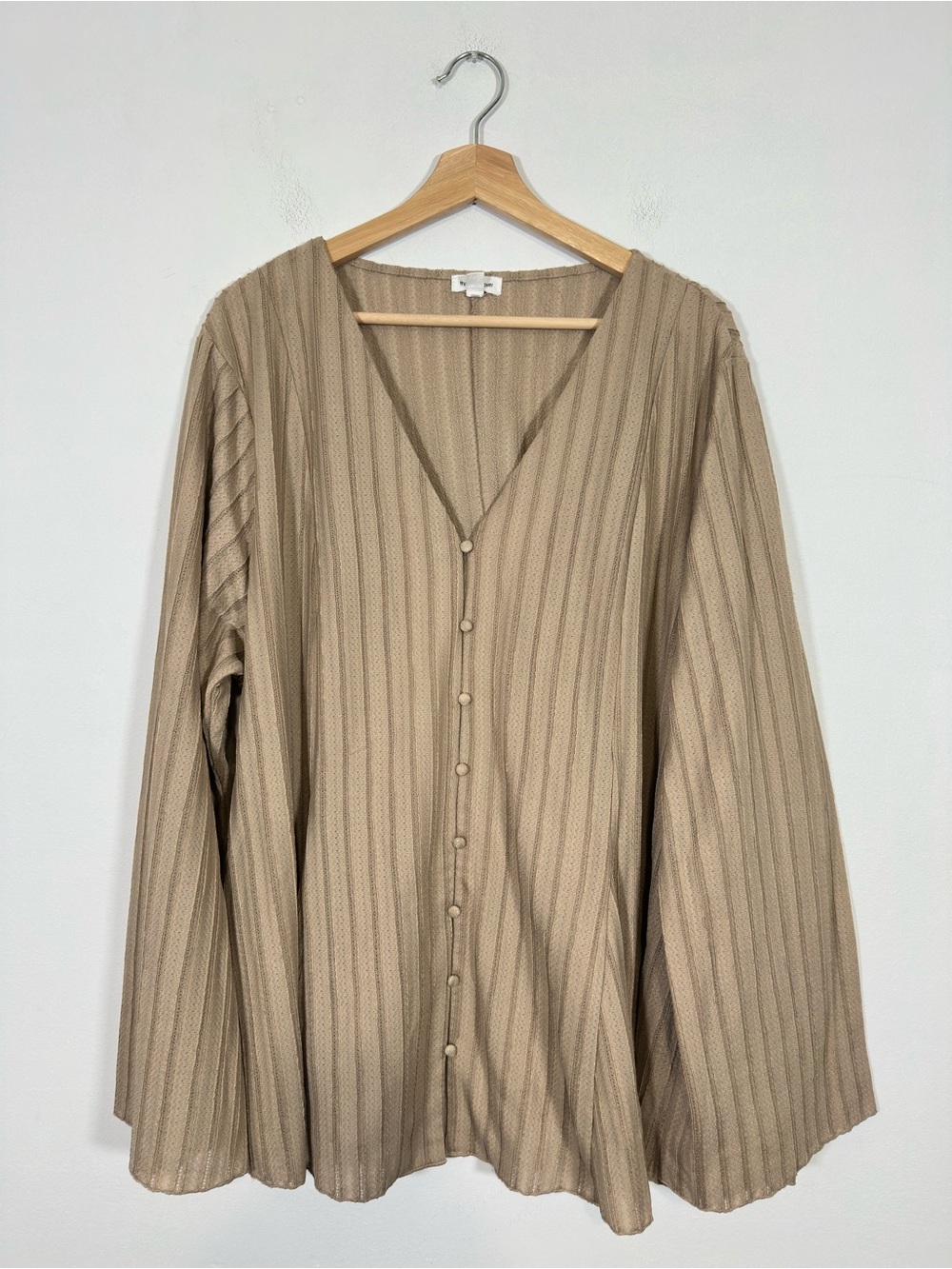 Thread & Clover Women's Bell Sleeve Top Blouse Button Up Plus Size 2X Tan Casual
